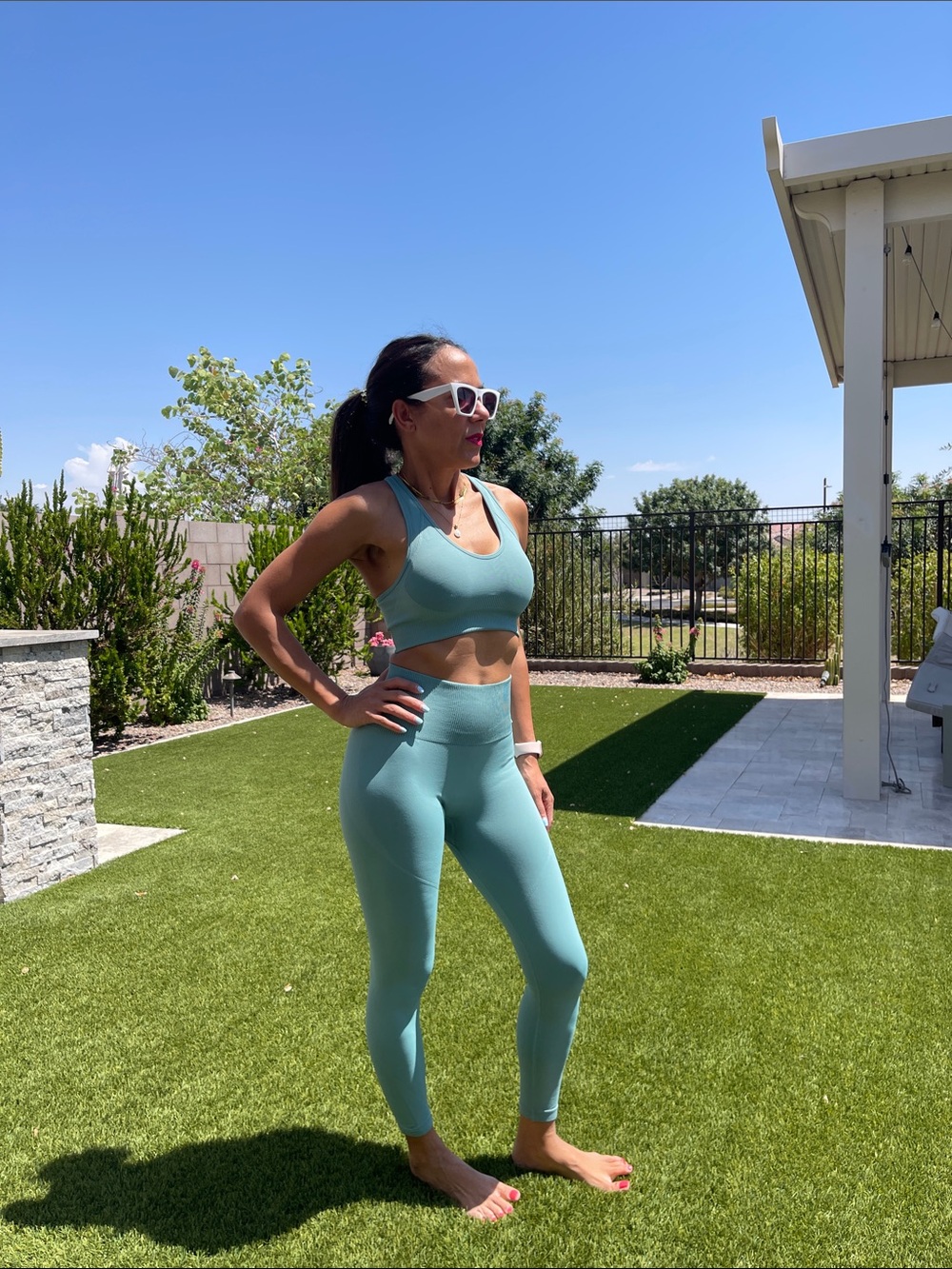 Seamless Mint Green Sports Bra & Workout Set - Women